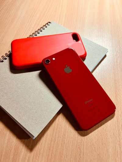 Лот: 19569913. Фото: 1. iPhone 8 64GB. Смартфоны