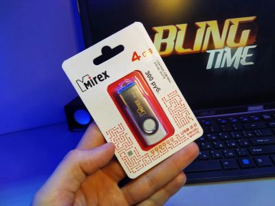 Лот: 19634325. Фото: 1. usb flash 4gb mirex swivel white. USB-флеш карты