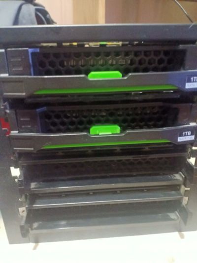 Лот: 15496162. Фото: 1. SAS-SATA корзина на 4 диска... Жёсткие диски (HDD)
