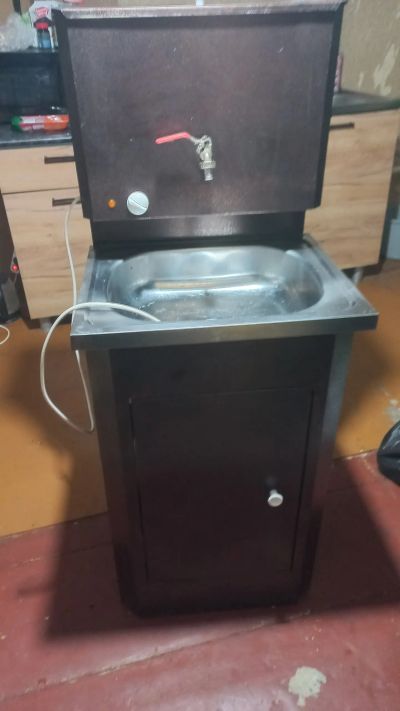 Лот: 25896391. Фото: 1. Умывальник дачный с подогревом. Дачные туалеты