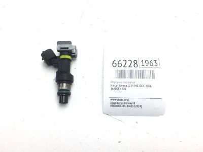 Лот: 20404405. Фото: 1. Форсунка топливная Nissan Serena... Топливная система