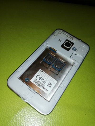 Лот: 15530840. Фото: 1. Смартфон Samsung Galaxy J1 (2016... Смартфоны