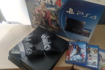 Лот: 17865724. Фото: 1. Игровая консоль Playstation 4... Игровые приставки, консоли