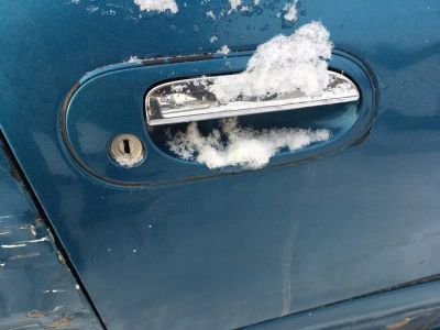 Лот: 21718862. Фото: 1. ручка двери внешняя Nissan Bluebird... Двигатель и элементы двигателя