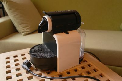 Лот: 14697735. Фото: 1. Капсульная кофеварка DeLonghi... Чайники, кофемашины, кулеры
