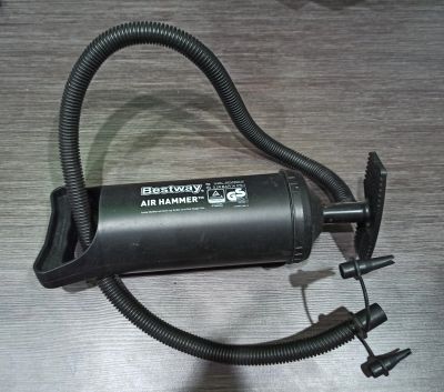 Лот: 19114152. Фото: 1. насос Bestway 0.85l. Спальные мешки, надувные кровати, коврики туристические