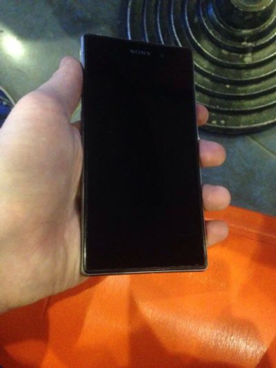 Лот: 8467792. Фото: 1. Sony Z1. Смартфоны