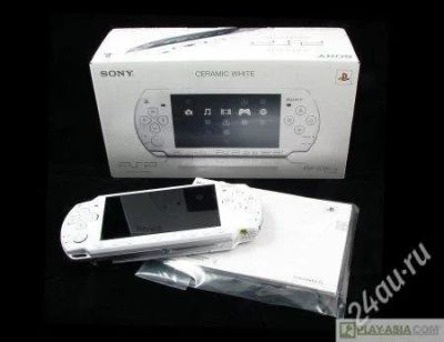 Лот: 2197846. Фото: 1. motorola razr v8 2gb и psp-2008... Кнопочные мобильные телефоны