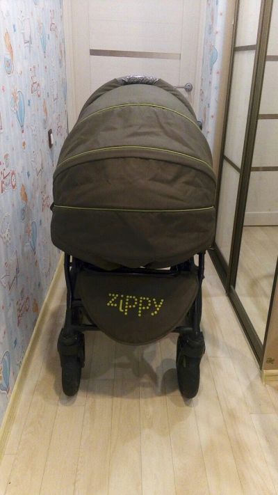 Лот: 12719482. Фото: 1. Коляска Zippy. Коляски