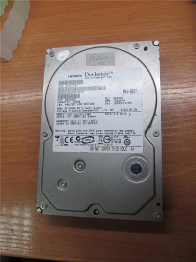 Лот: 10563920. Фото: 1. Жесткий диск Hitachi HDT725025VLA380... Жёсткие диски (HDD)