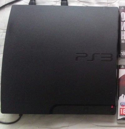 Лот: 10089800. Фото: 1. PS3 Slim (PlayStation 3) 320 GB... Игровые приставки, консоли