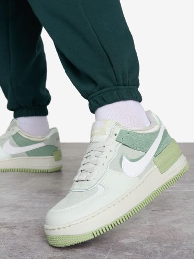 Лот: 25062070. Фото: 1. Кеды женские Nike Air Force 1... Другое (одежда, обувь, галантерея)