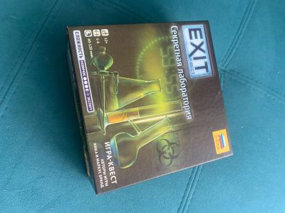 Лот: 17261502. Фото: 1. Игра EXIT секретная лаболатория. Настольные игры, карты