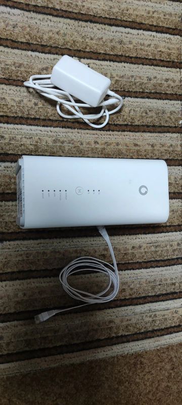 Лот: 19426470. Фото: 1. модем huawei B818-263. Беспроводные модемы