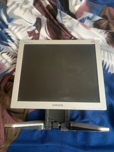 Лот: 19130150. Фото: 1. Монитор Samsung SyncMaster 721s. ЖК-мониторы