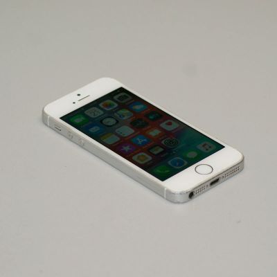 Лот: 18943023. Фото: 1. Apple iPhone 5S 16gb Silver в... Смартфоны