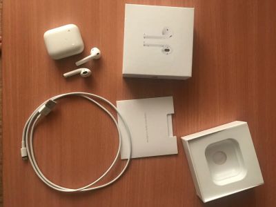 Лот: 15713988. Фото: 1. Airpods 2 (беспроводная зарядка... Наушники, гарнитуры