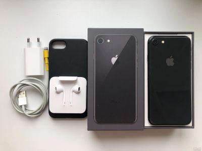 Лот: 18186617. Фото: 1. iPhone 8 64Gb. Смартфоны