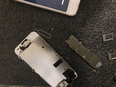 Лот: 13950898. Фото: 1. Плата iPhone se 32gb. Микросхемы и платы