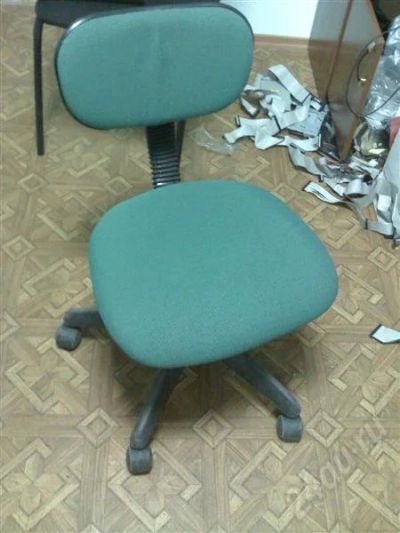 Лот: 600185. Фото: 1. Продам компьютерное кресло на... Гостиные, стенки, горки