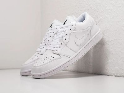 Лот: 24977230. Фото: 1. Кроссовки Nike Air Jordan 1 Low. Кеды, кроссовки, слипоны