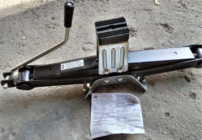 Лот: 8316923. Фото: 1. Домкрат ромбический ВАД 1300кг. Домкраты