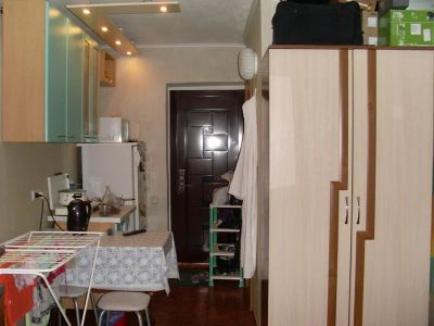 Лот: 5242695. Фото: 1. Сдам гостинку- студию на Торговом... Квартиры, студии