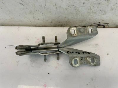 Лот: 24965228. Фото: 1. петли капота Ford Focus CB4. Двигатель и элементы двигателя