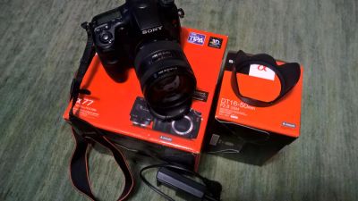 Лот: 7303456. Фото: 1. Фотоаппарат Sony SLT-A77 с объективом... Цифровые зеркальные