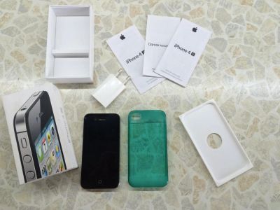 Лот: 5823507. Фото: 1. Apple iPhone 4s 32Gb. Полный комплект. Смартфоны