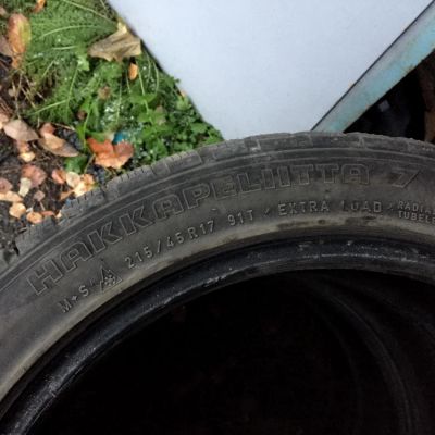 Лот: 8332001. Фото: 1. Hakkapeliitta 7 215/45 R17 91... Шины