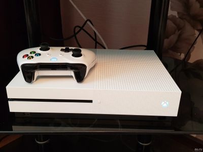 Лот: 13212002. Фото: 1. Xbox One S. Игровые приставки, консоли
