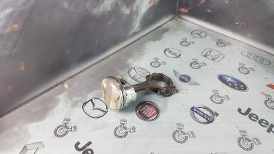 Лот: 23585763. Фото: 1. Поршень с шатуном Subaru Legacy... Двигатель и элементы двигателя