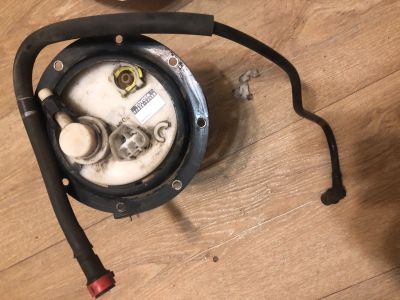 Лот: 16741645. Фото: 1. Топливный фильтр с Toyota Corolla... Топливная система