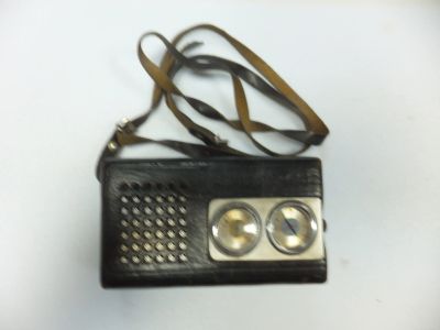 Лот: 23355681. Фото: 1. Радиоприёмник Signal - 402 в чехле. Тюнеры, радиоприёмники