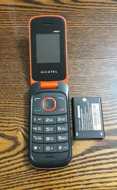 Лот: 14537544. Фото: 1. Цветной Alcatel. Кнопочные мобильные телефоны