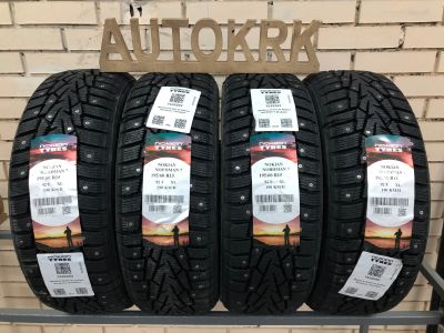 Лот: 16389613. Фото: 1. Зимние шины R15 195/60 Nokian... Шины