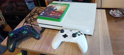 Лот: 25674114. Фото: 1. игровая приставка xbox one s. Игровые приставки, консоли