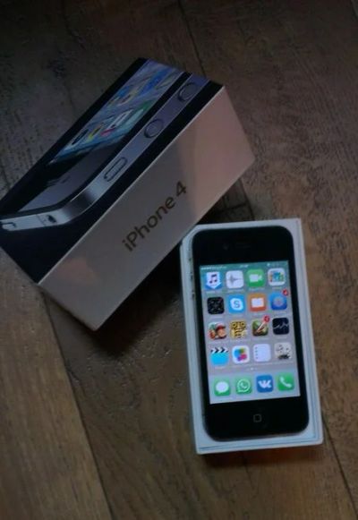 Лот: 3636452. Фото: 1. IPhone 4. Кнопочные мобильные телефоны