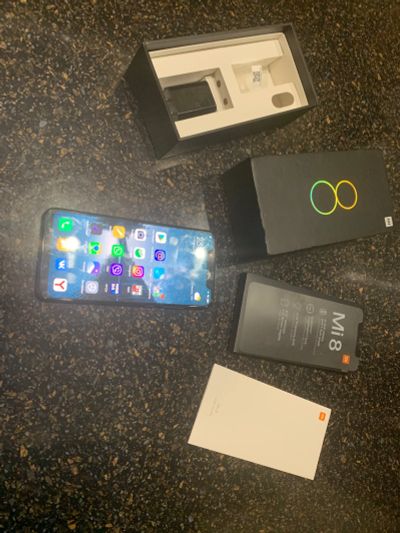 Лот: 15548503. Фото: 1. Xiaomi Mi 8 6/64GB Топ Флагман. Смартфоны