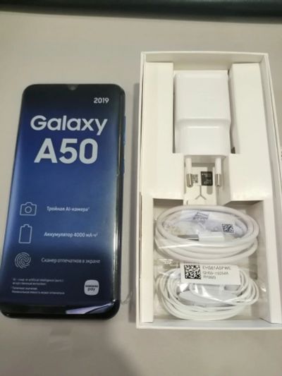 Лот: 13963236. Фото: 1. Смартфон Samsung Galaxy A50 128... Смартфоны