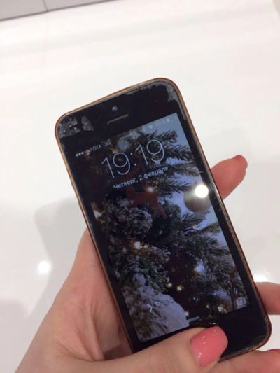 Лот: 9002372. Фото: 1. iPhone 5 16 гб чёрный. Смартфоны