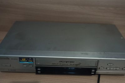 Лот: 24908796. Фото: 1. Видеомагнитофон Panasonic NV-MV41... Видеомагнитофоны
