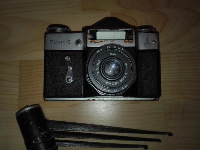 Лот: 6991858. Фото: 1. Продам фотоаппарат зенит-е. Плёночные зеркальные