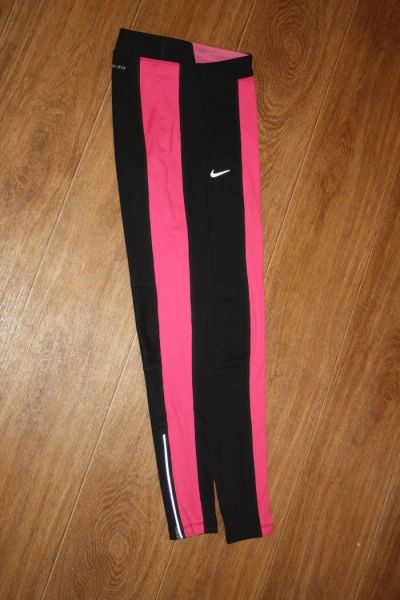 Лот: 7997655. Фото: 1. Спортивные леггинсы Nike 42 р-р... Спортивные брюки, штаны