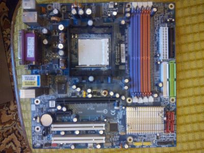 Лот: 4945517. Фото: 1. Материнская плата GigaByte. Материнские платы