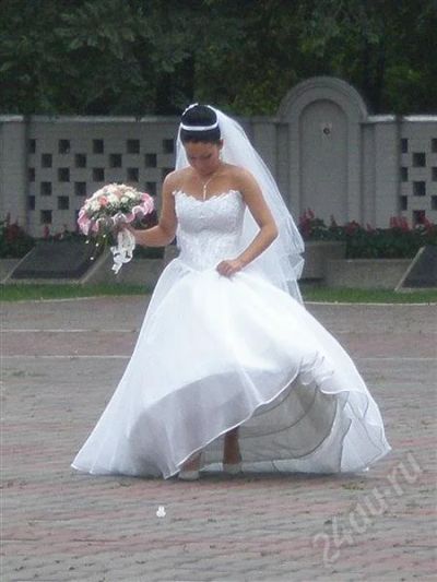 Лот: 340037. Фото: 1. Платье свадебное. Другое (свадебная мода)