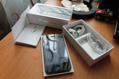 Лот: 4101309. Фото: 1. Apple Iphone 4s 8 gb, РСТ, куплен... Смартфоны