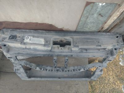 Лот: 17385913. Фото: 1. Рамка радиатора vw polo sedan. Кузов
