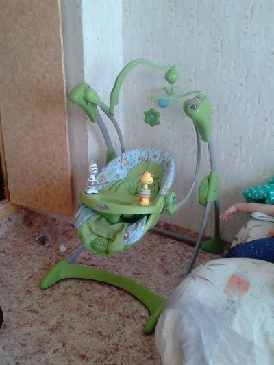 Лот: 10504385. Фото: 1. качеля-шезлонг. Ходунки, прыгунки, качели